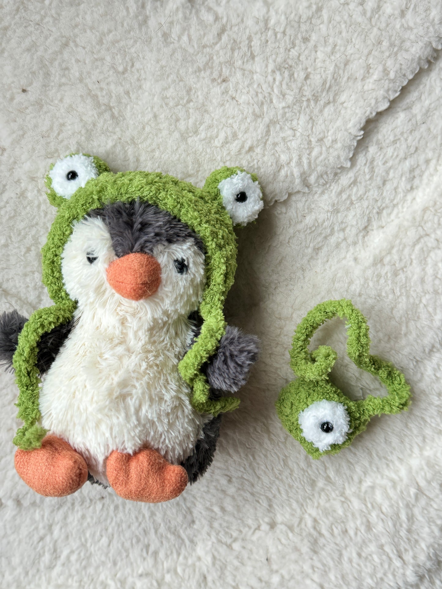 Frog Crochet Outfit for Jellycat Penguin – Adorable Animal Hat
