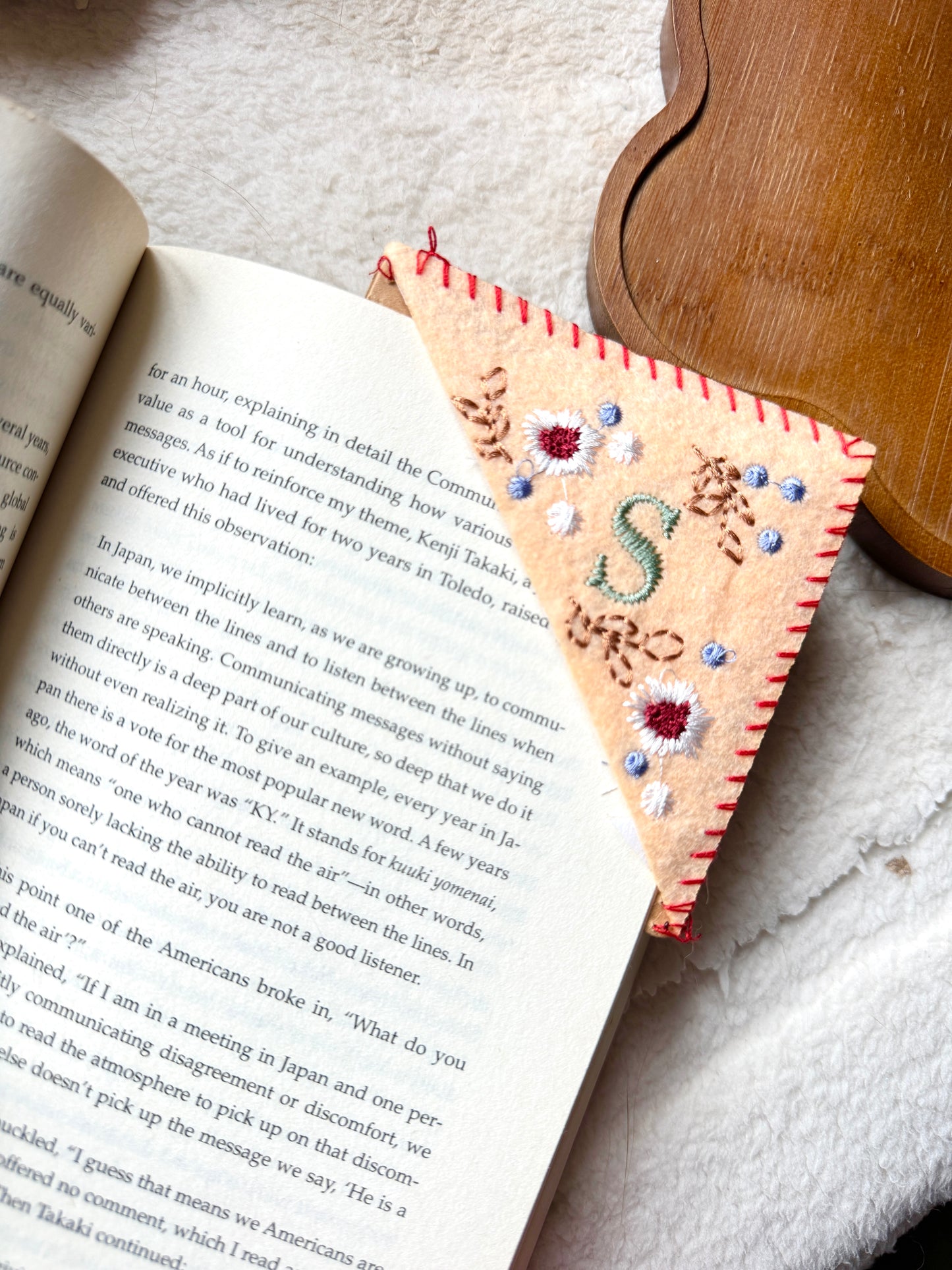 Embroidered Felt Corner Bookmark – Personalized Initial and Floral Design