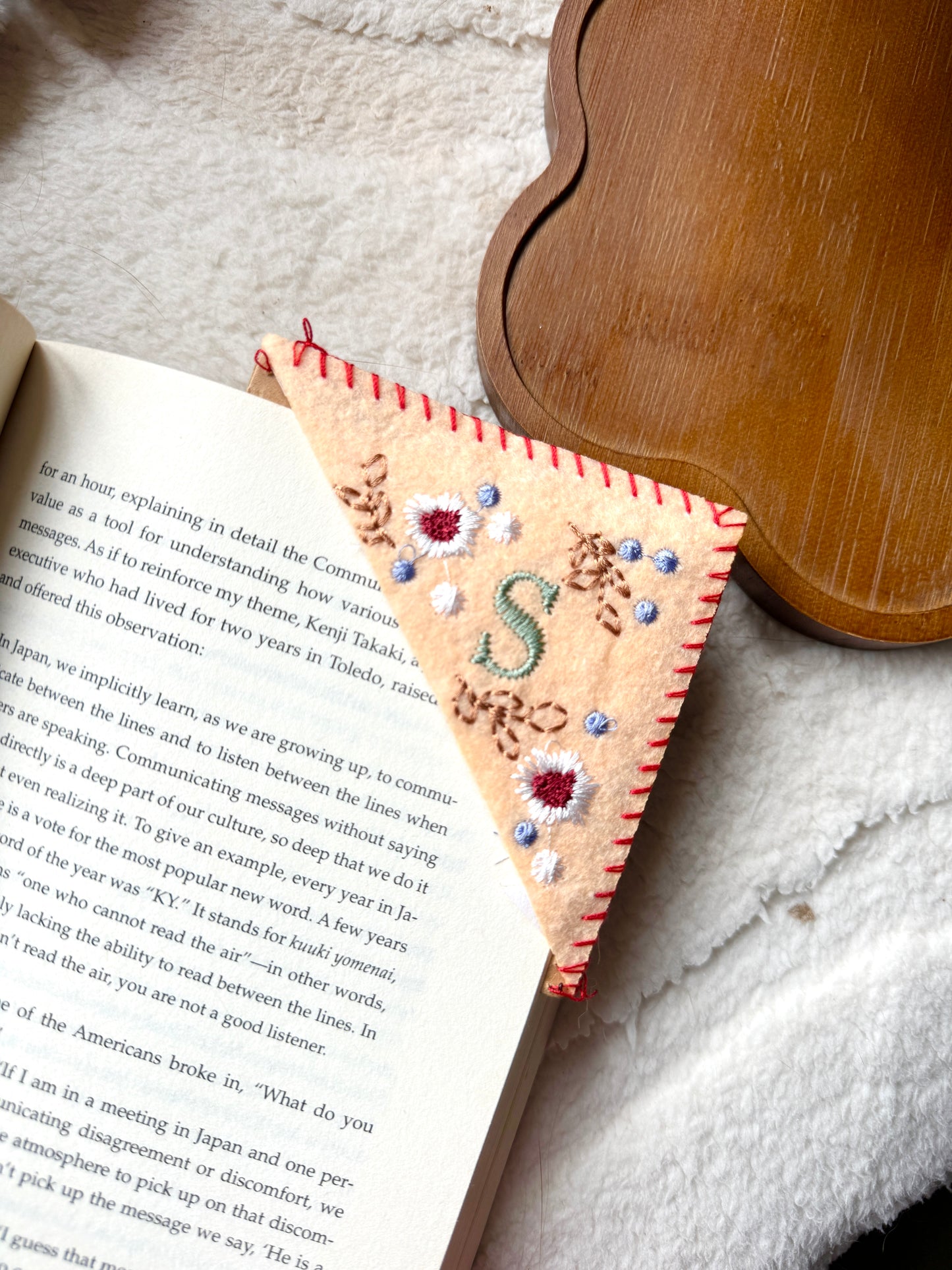 Embroidered Felt Corner Bookmark – Personalized Initial and Floral Design