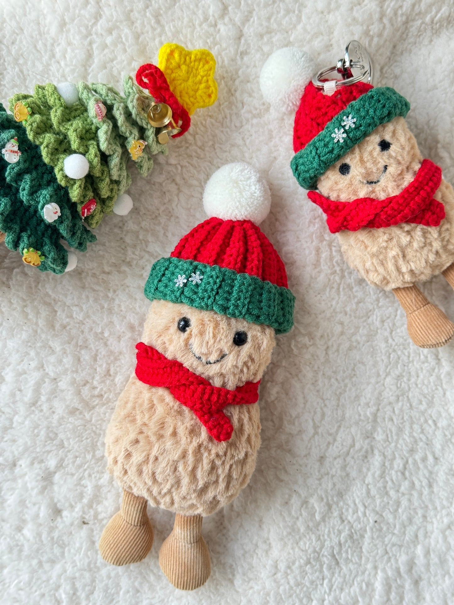 Christmas Beanie and Scarf for Keychain Peanut