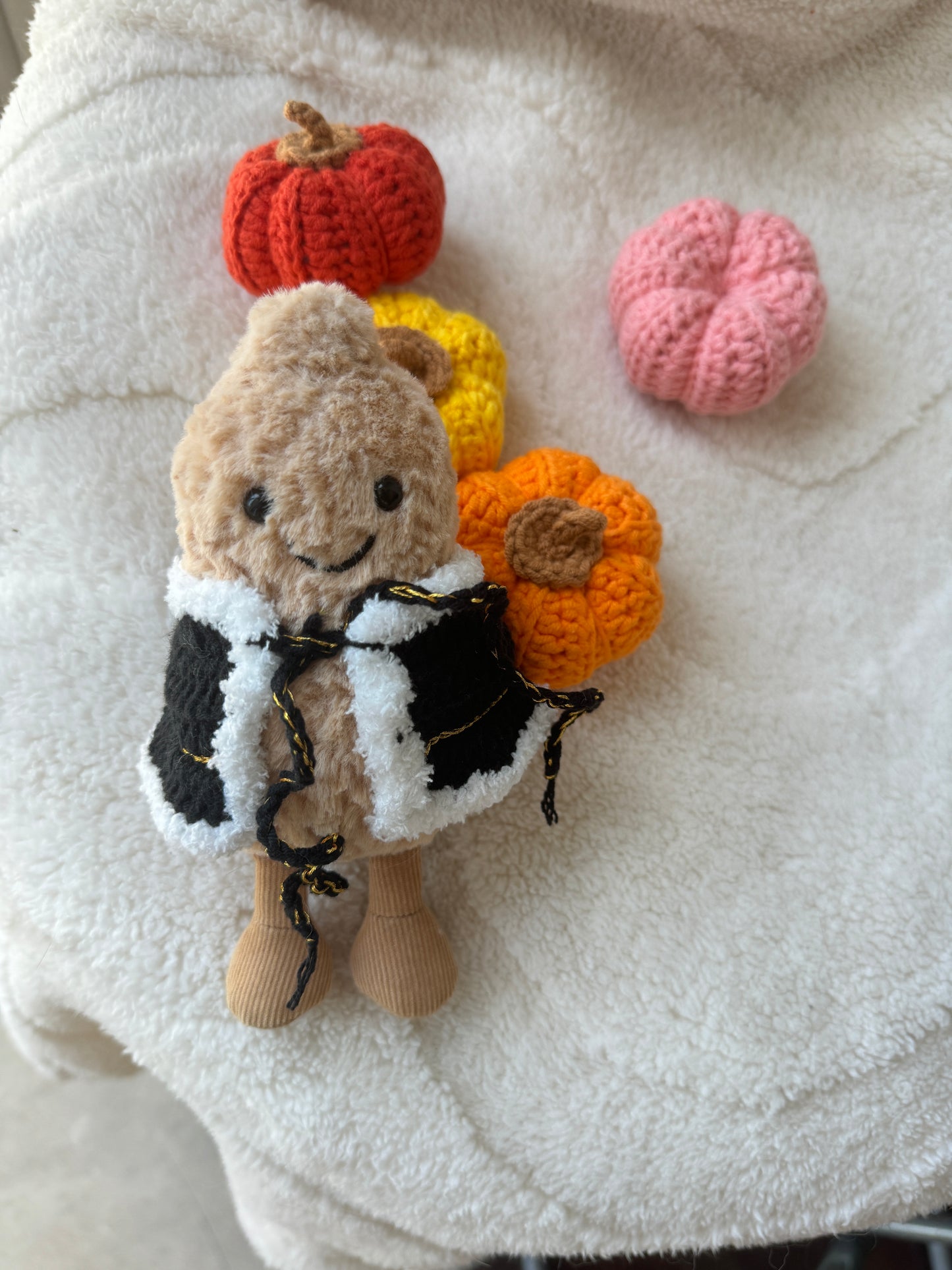 King Cape for Jellycat Peanut